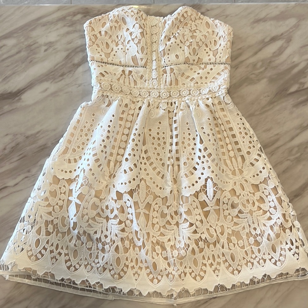Strapless White Lace Dress w/ nude lining. Adeline Rae brand. Tags attached